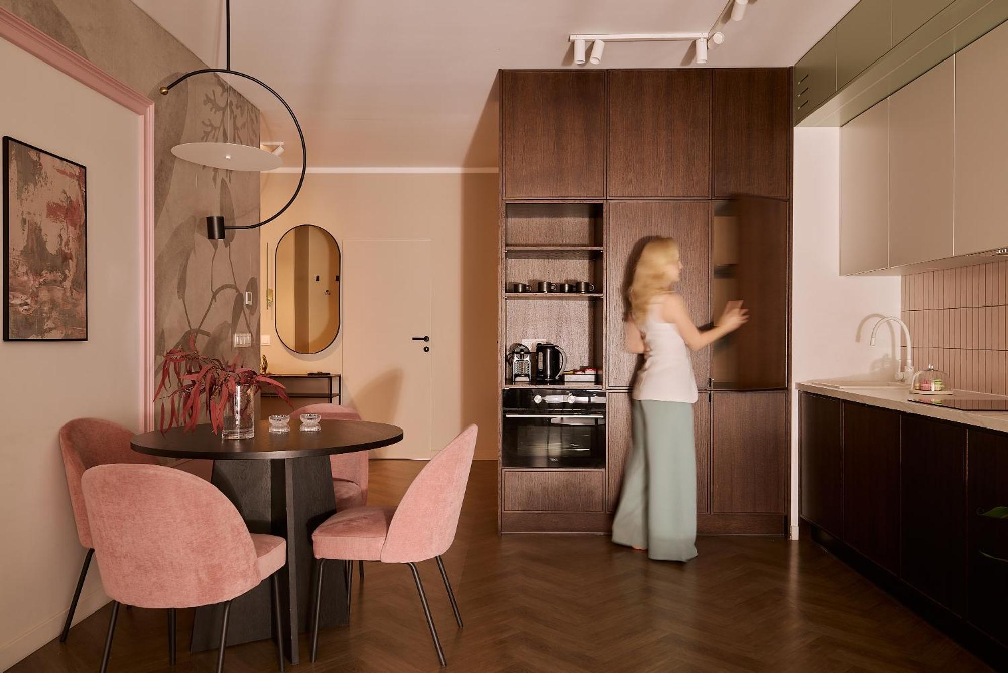 Doki Living - Foodhall & Parking By Downtown Apartments — Photos 3